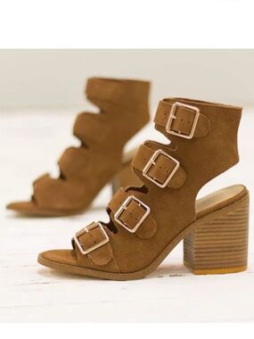 Rag & Co. Suede Buckle Block Heel Sandal in Brown